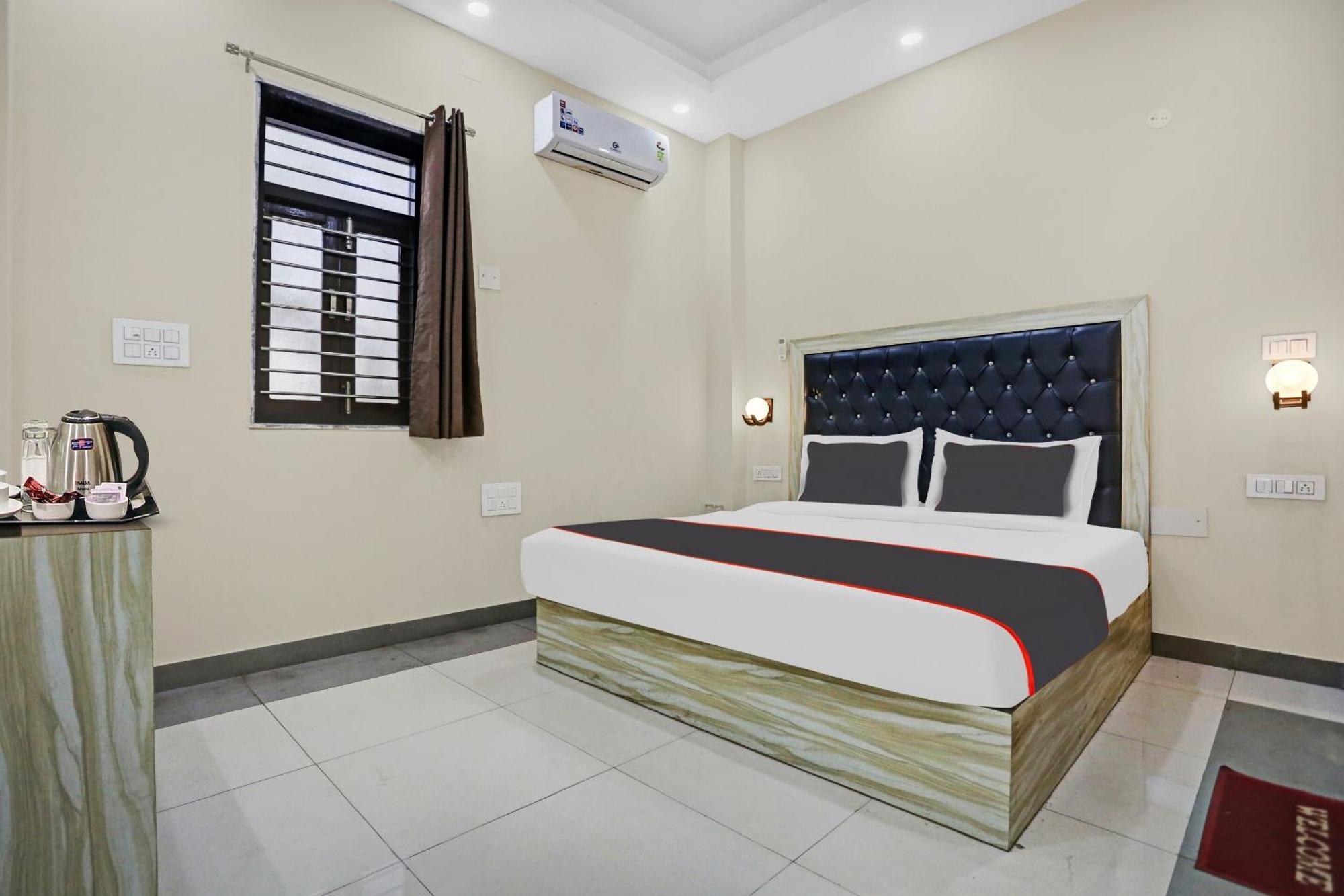 Collection O Metro View Ashok Vihar Near Shalimar Bagh Metro Station Hotel New Delhi Ngoại thất bức ảnh
