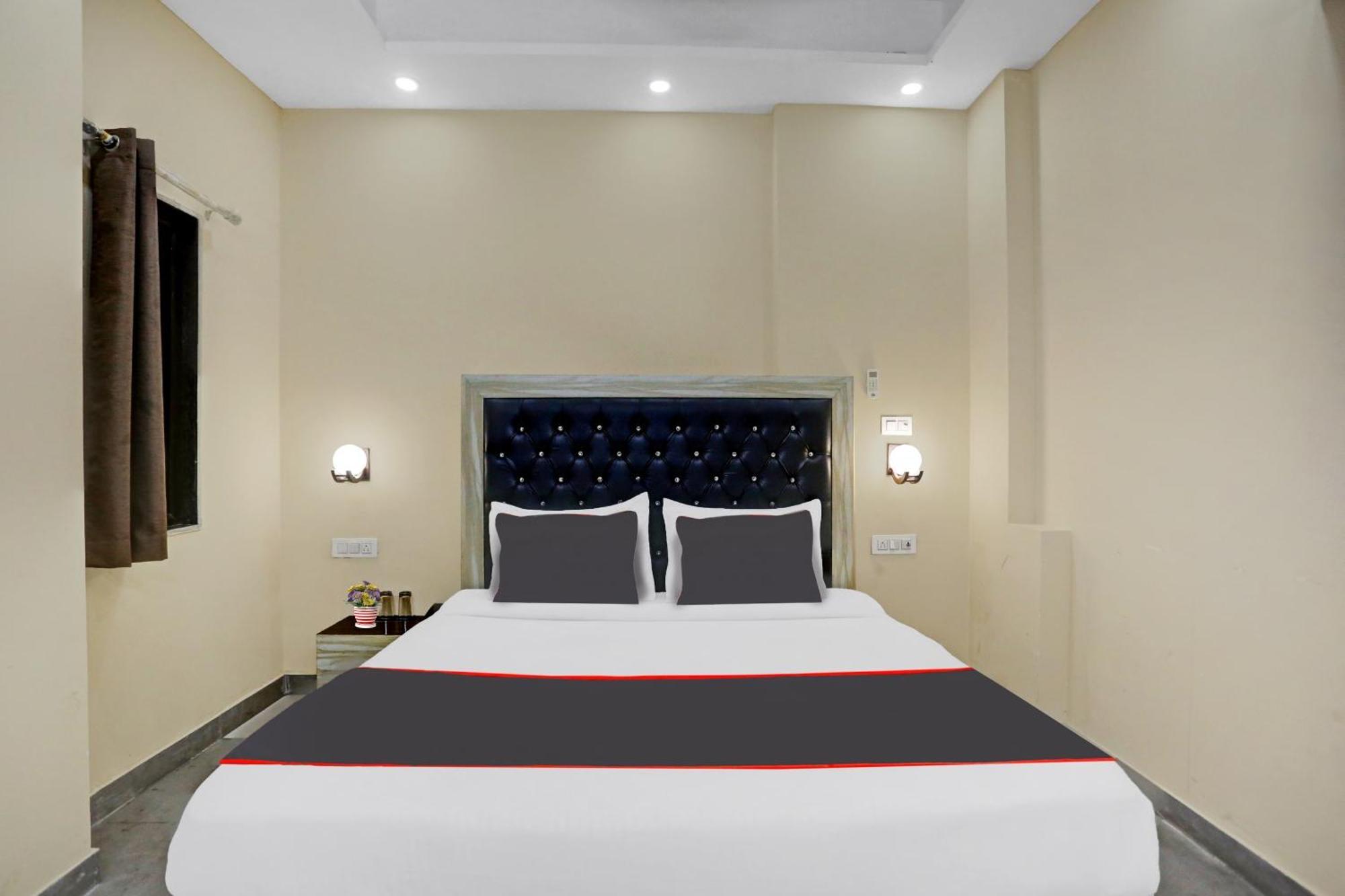 Collection O Metro View Ashok Vihar Near Shalimar Bagh Metro Station Hotel New Delhi Ngoại thất bức ảnh